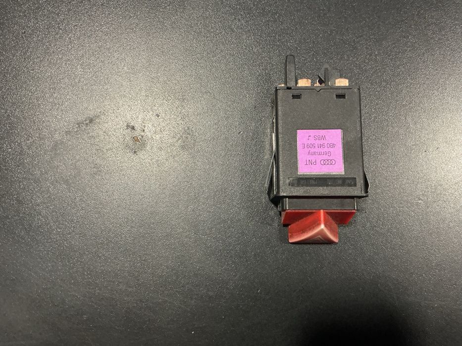 Botao / interruptor 4 piscas audi a4 1 audi a6  - A3