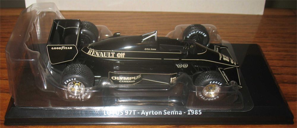Lotus Renault 97T John Player Special - 1985 - Ayrton Senna (1/24)