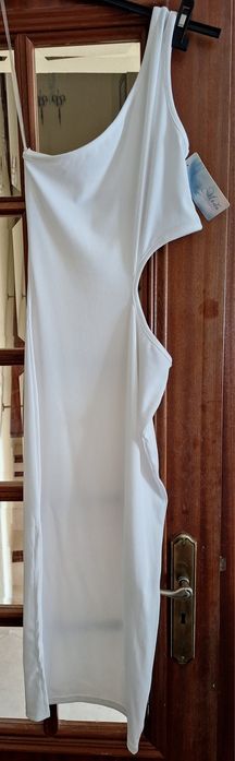 Lote de 8 vestidos novos com etiqueta