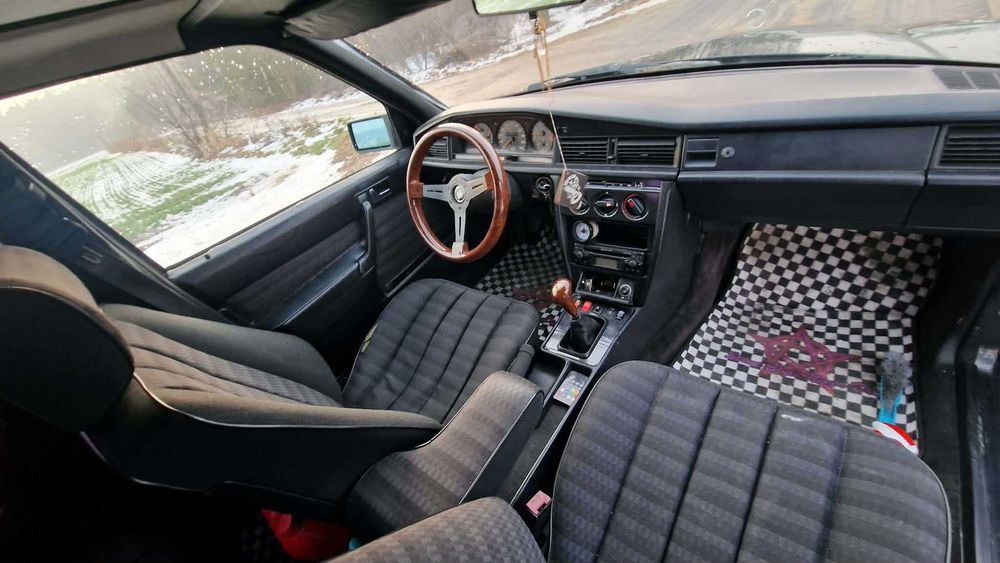 Mercedes-Benz W201 2.3 A45 337hp