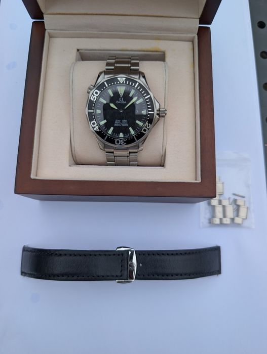 Vendo Omega Seamaster mostrador preto