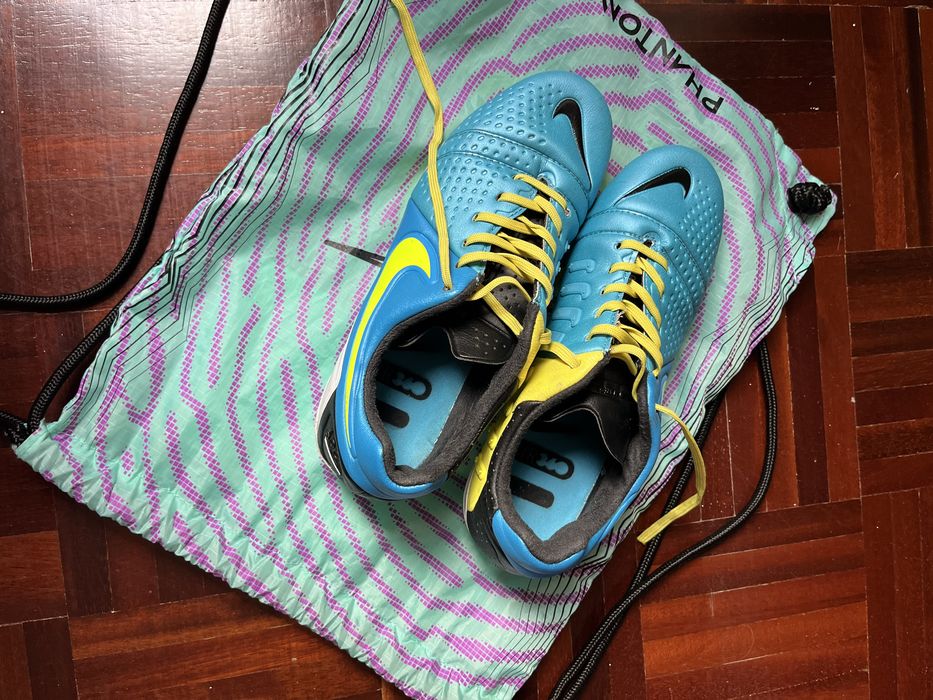 Chuteira Nike magista