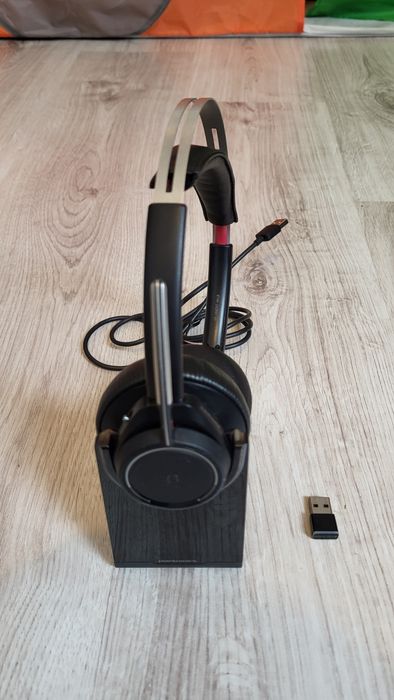 Słuchawki Plantronics Voyager Focus UC B825 Stacja