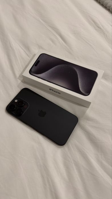 iPhone 15 Pro Max – 256 GB – + 2 capas incluídas