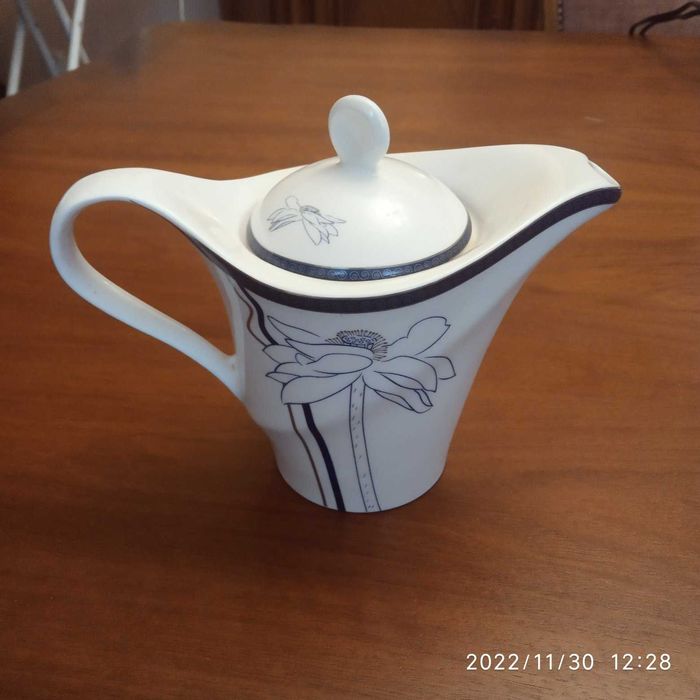 ceramiczny dzbanek zaparzacz do herbaty nowoczesny design