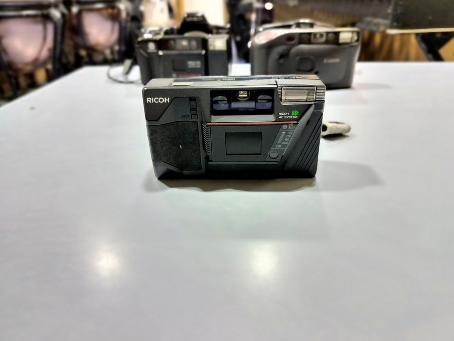 Lote de 5 câmaras de 35mm (point and shoot e slr)