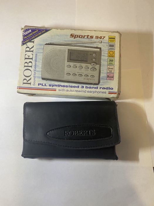 Roberts VHF/MW/LW Radio