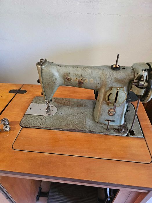 Máquina de Costura Singer - Máquinas Colecionáveis