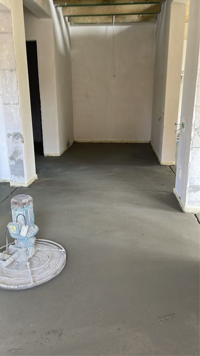 Напівсуха стяжка стяжка підлоги машинна стяжка.