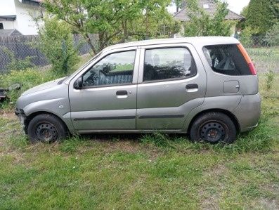 Subaru G3X samochód osobowy
