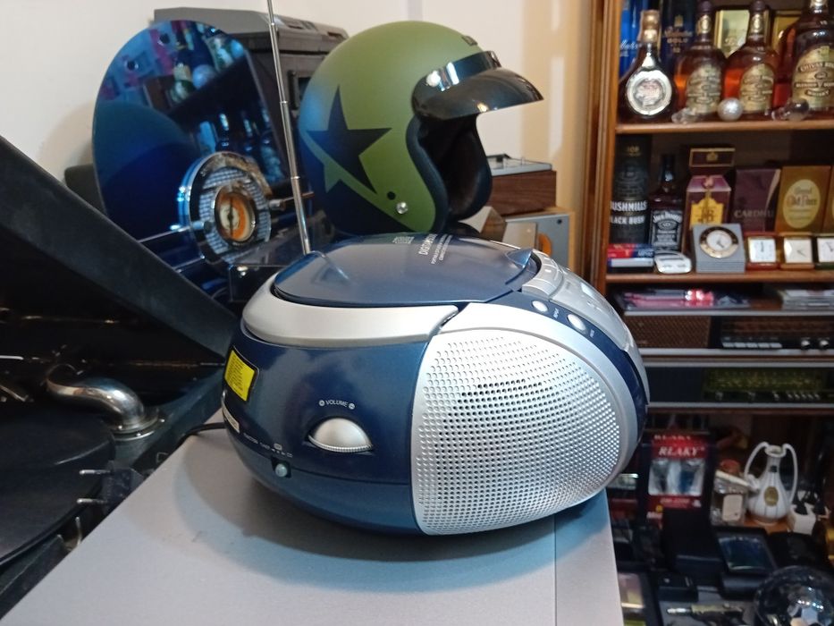 AEG Portable Radio64284268112770122