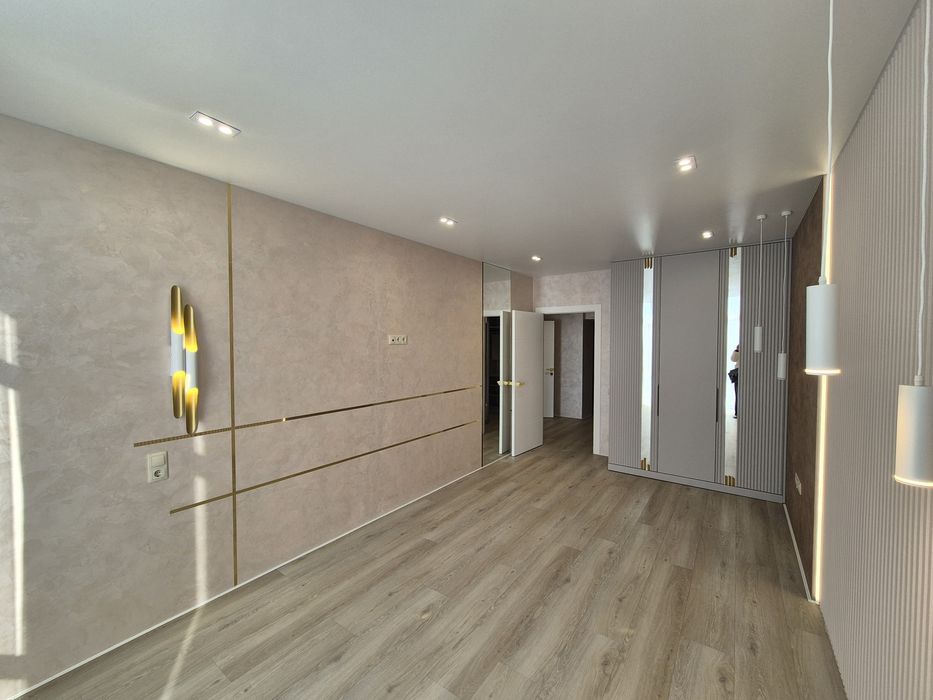 Продам квартиру з дизайнерських ремонтом