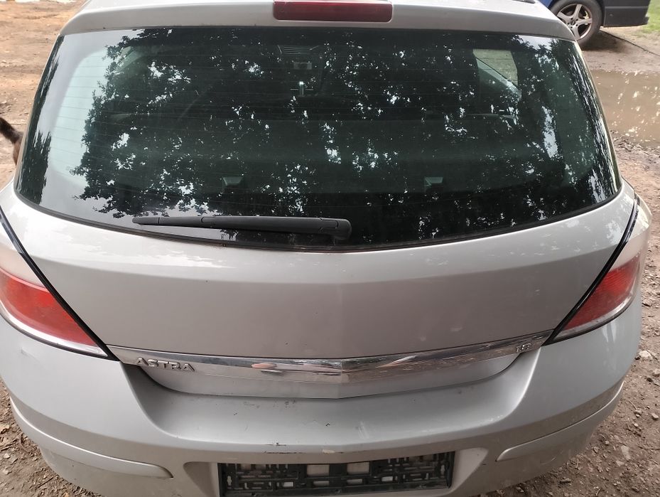 Klapa tył opel astra h z157