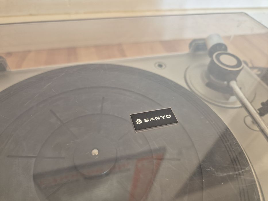 Gira discos Sanyo  TP20