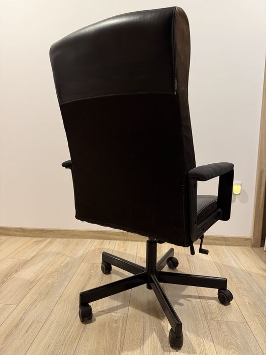 Fotel biurowy czarny