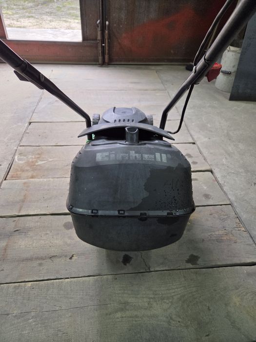 Електро газонокосилка