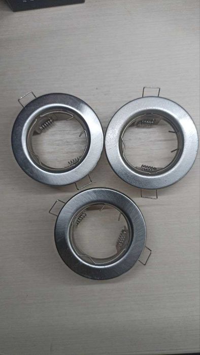 Аксессуари та комплектуючі для кімнати