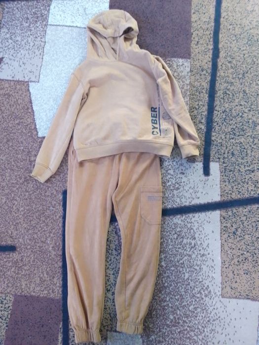 Спортивні костюми 100 грн за все