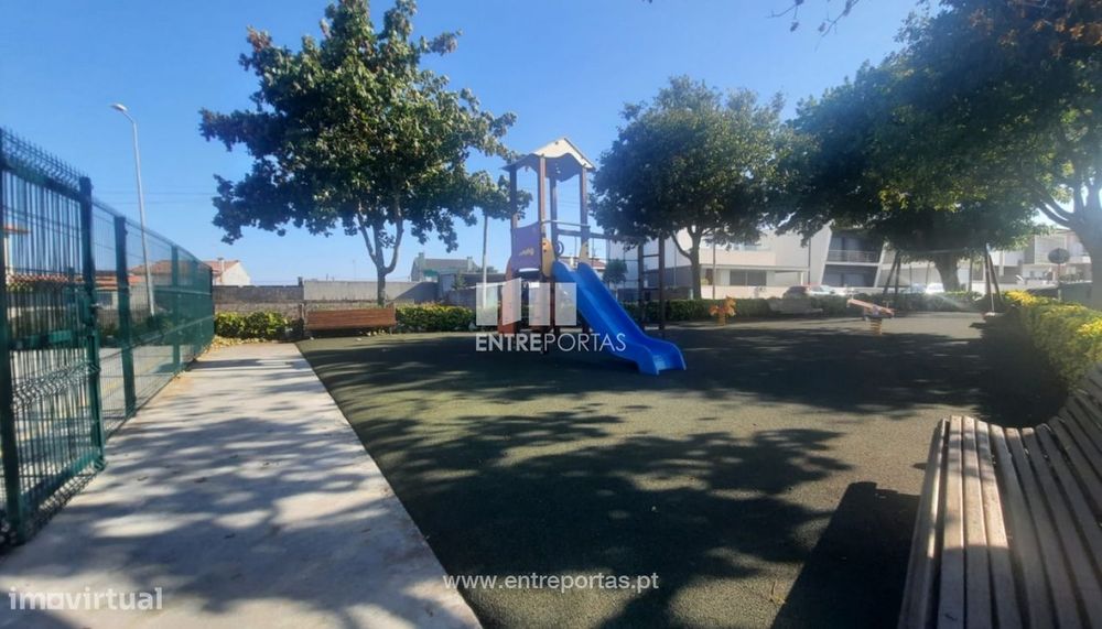 Venda de terreno com viabilidade de construção, Modivas, Vila do Con