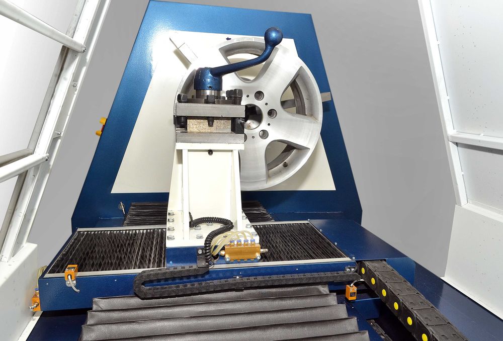 Станок с ЧПУ (CNC), ШИНОМОНТАЖ, токарный, алмазная проточка дисков!!!