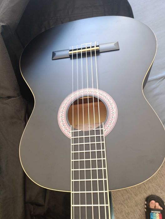 Viola preta, nova.
