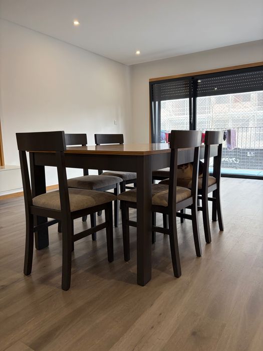 Mesa lacada/carvalho