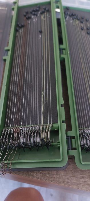 Podwójny zestaw 40szt przyponów z piórnikami