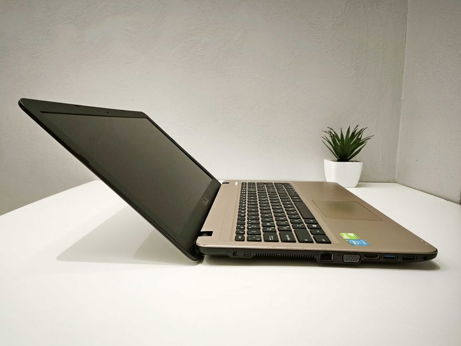 ASUS 15,6HD Игровой ноут [HD| i3 5005 |8GB |Nvidia 920M | SSD 240]