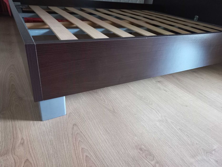 Cama com extrado ( nao inclui colchão)