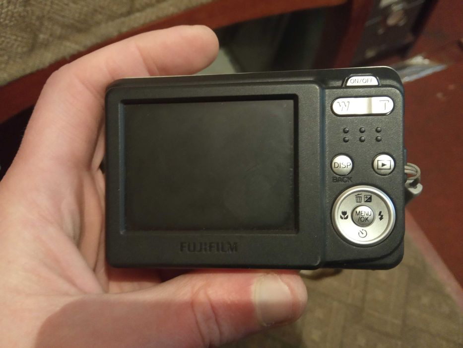 Цифровий фотоапарат fujifilm finepix c20