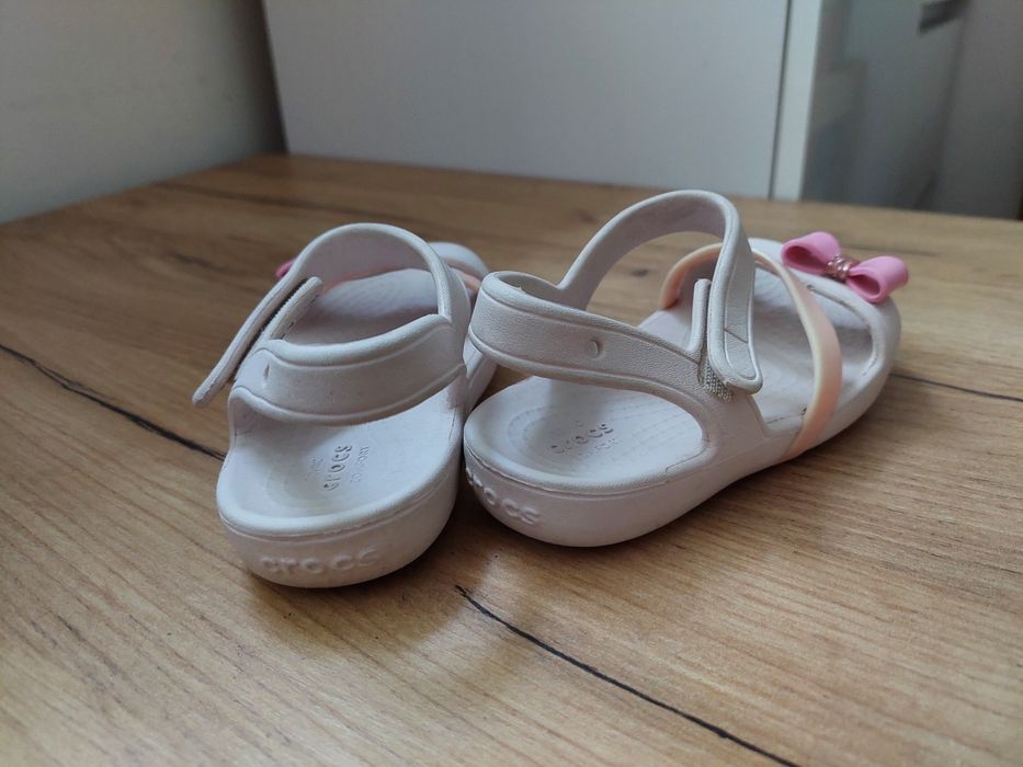 Crocs sandałki C8 dla dziewczynki  A