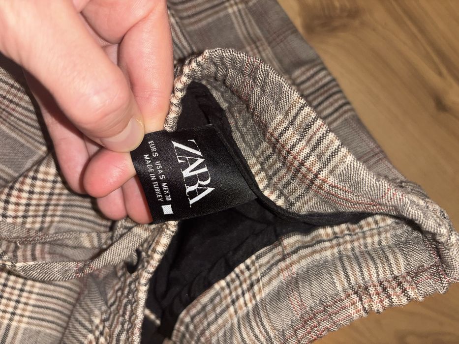Męskie miękkie spodnie w beżową kratę  Zara  Rozmiar S