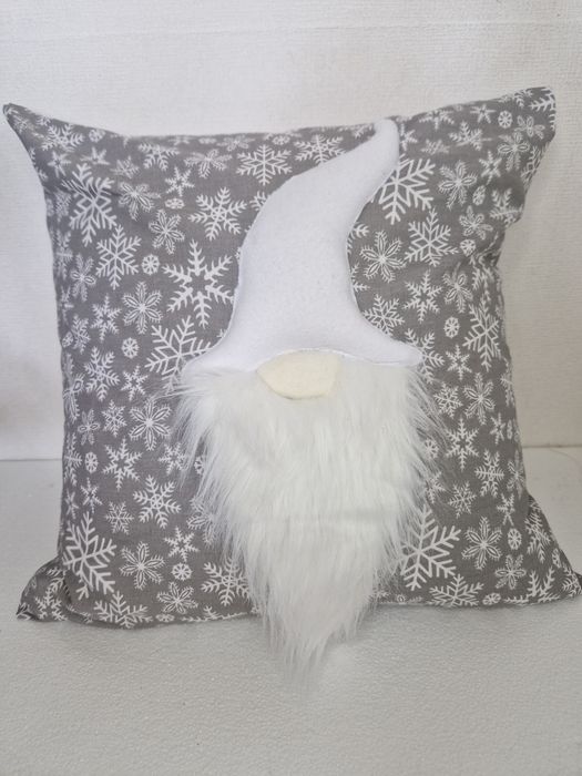 Poszewka 40x40 świąteczne wzory skrzaty prezent