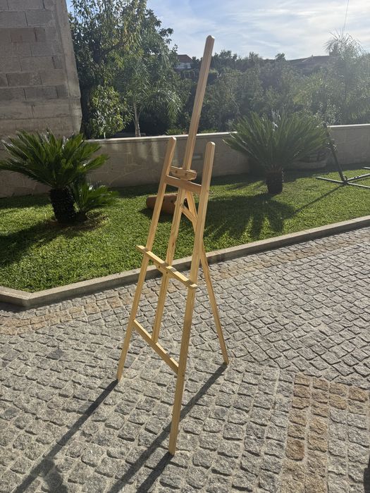 Cavalete de madeira