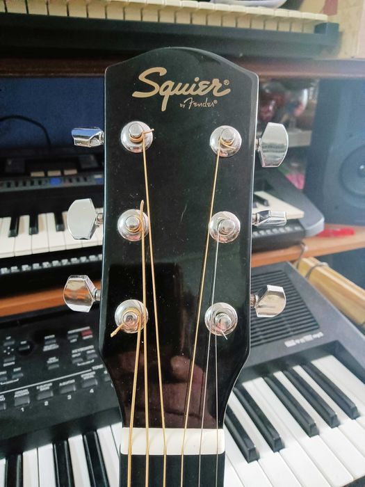 Pack Guitarra Eletroacústica Squier SA-105CE + Amplificador J&D 10W