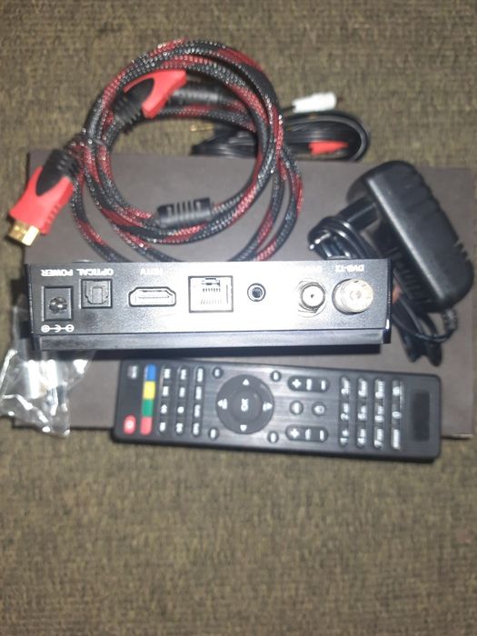 Mecool K5  -  універсальна Hybrid Smart TV приставка: 4К/UHD, OTT/IPT + DVB-S2/T2, AndroidTV 11. До 4-х ОС Linux. Два пульти!