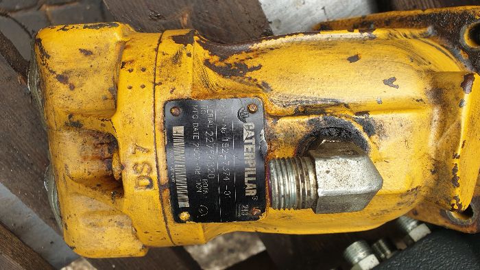 koparka kołowa cat 313d 315 d podpora wału napędowego wąż przewód