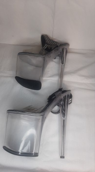 Босоніжки стріпи