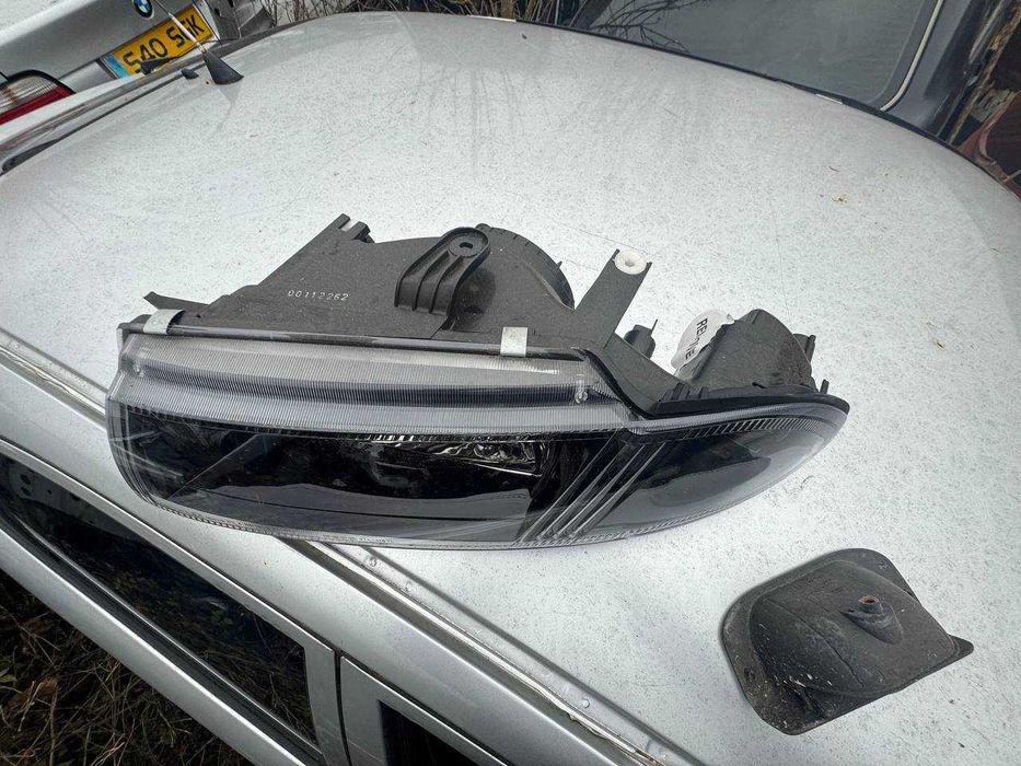 Передні Фари до Mitsubishi Carisma 1999-2003 (ціна за шт.)