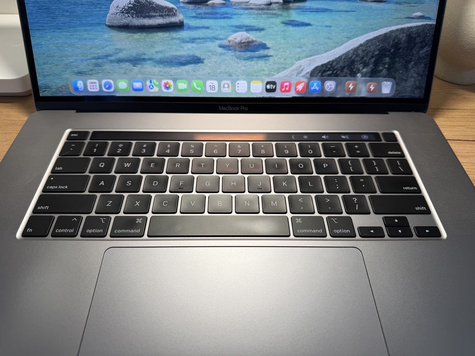MacBook Pro 16’ 2019 Intel i7 16Gb 512Gb Radeon 4Gb