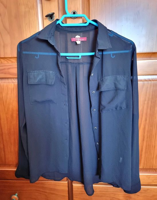 Camisa preta com transparência Bershka, tamanho XS