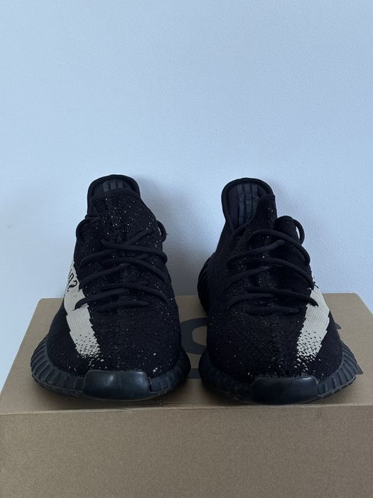Yeezy 350 V2 w wersji Oreo, rozmiar 46