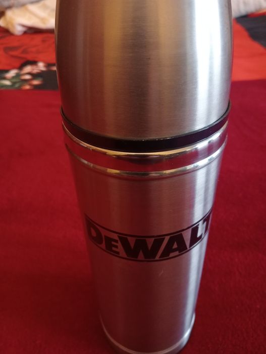 Vendo um termos Inox.