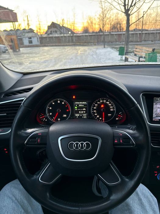 Продам Audi Q5 2015