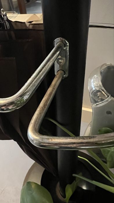 Cabide 1.80m otimo estado