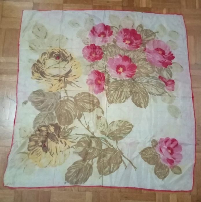 Lenços quadrados decorativos