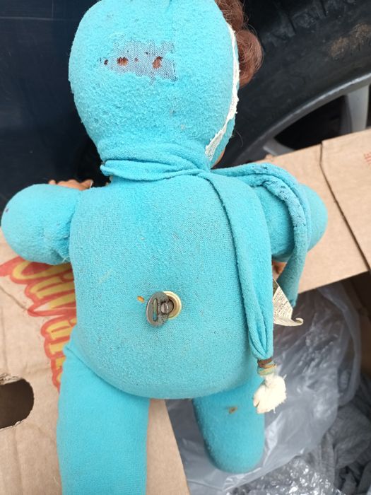 Boneca antiga a corda