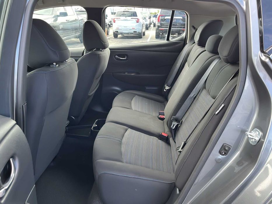 Nissan LEAF S      2025