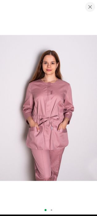 Медичний костюм новий