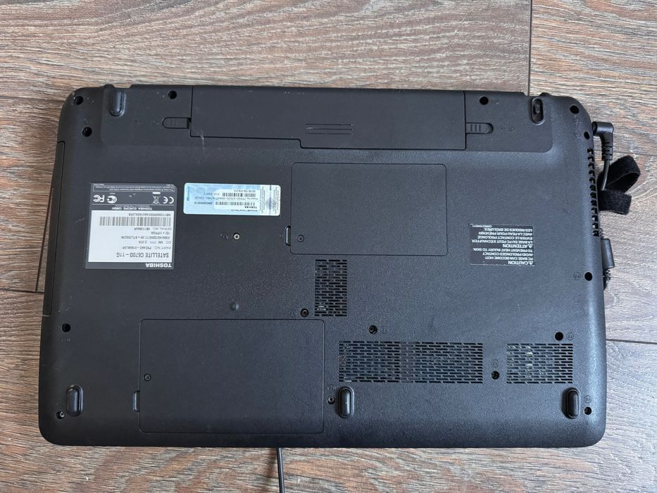 Laptop Toshiba Satellite C670D-11G